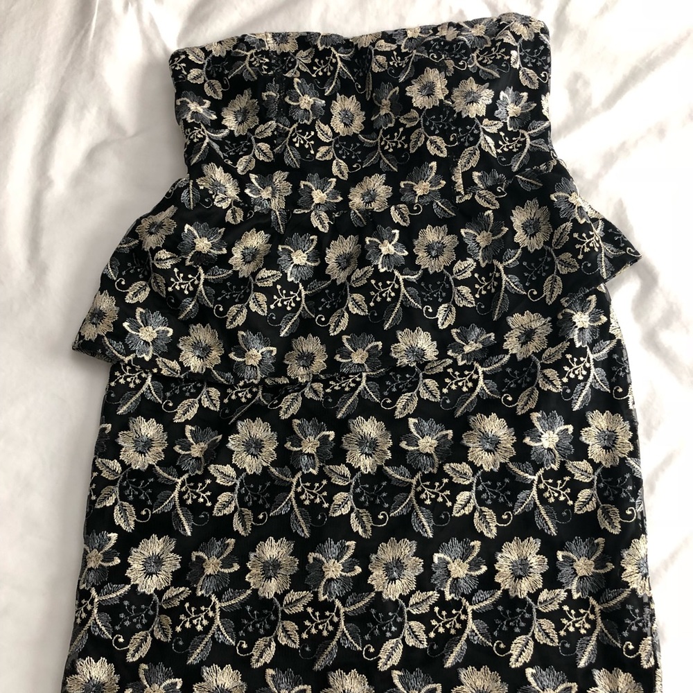 NWT Sak’s Off 5th 5/48 Lace Cocktail